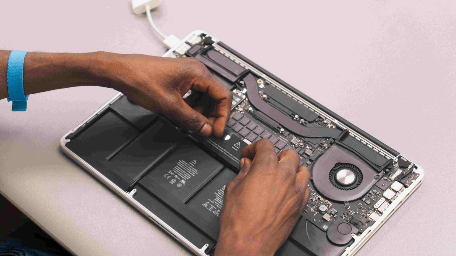 What Types of Laptop Repair Services Does Youth Computer Solutions Offer?